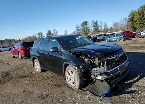 2021 Toyota Highlander L z USA, uszkodzony, nr VIN 5TDBZRBH4MS113281